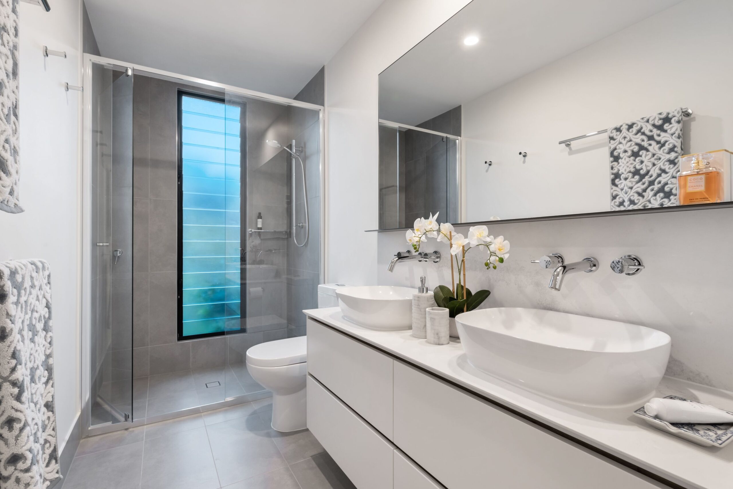 Bath to Shower Conversion: Exploring the Process and Benefits